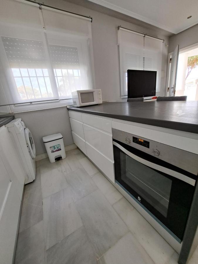 Apartamento Pinares Del Atlantico Chiclana de la Frontera Luaran gambar